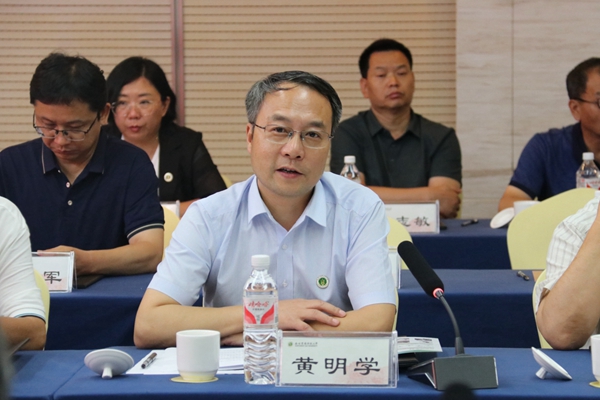 2.成人网站
党委书记黄明学主持座谈会_副本.jpg