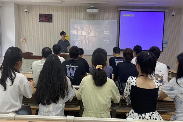 530fa1ecec25406091c26be229d5a598.jpg 政治理论学习照片1.jpg